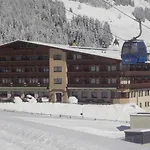 Valara Alpine Art Готель