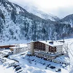 Valara Alpine Art Готель Тукс
