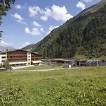Готель Valara Alpine Art Тукс