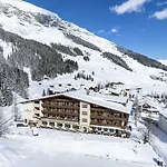 Hotel Valara Alpine Art Tux