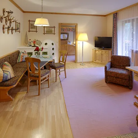 Hotel Valara Alpine Art Tux