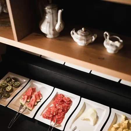 Valara Alpine Art Hotel 4*