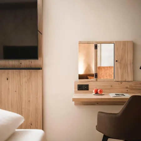 Hotel Valara Alpine Art 4*