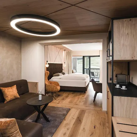 Hotel Valara Alpine Art 4*