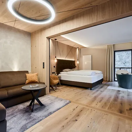 Valara Alpine Art Tux