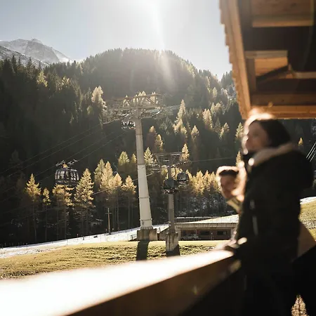 Hotel Valara Alpine Art 4*