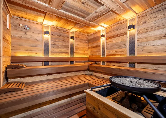 Valara Alpine Art Tux