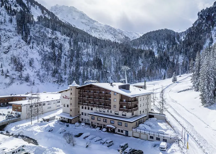 Hotel Valara Alpine Art 4*
