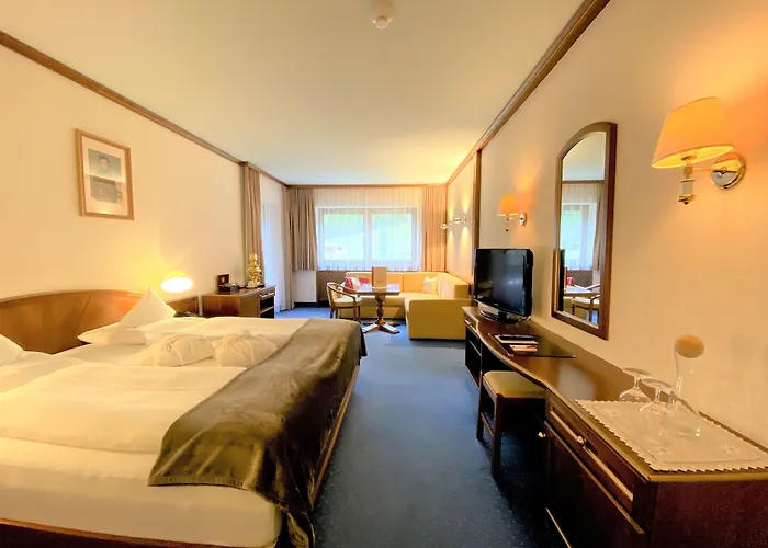 Valara Alpine Art Tux