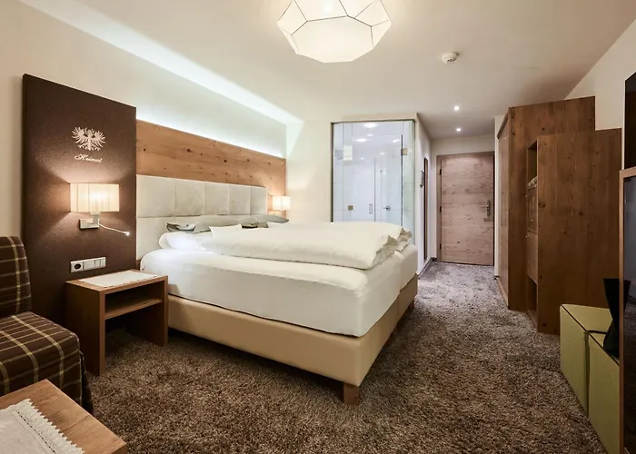 Valara Alpine Art Tux