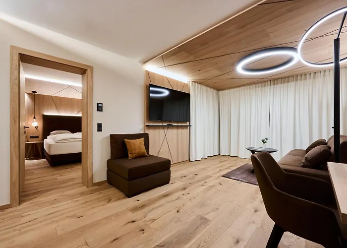 Ξενοδοχείο Valara Alpine Art 4*