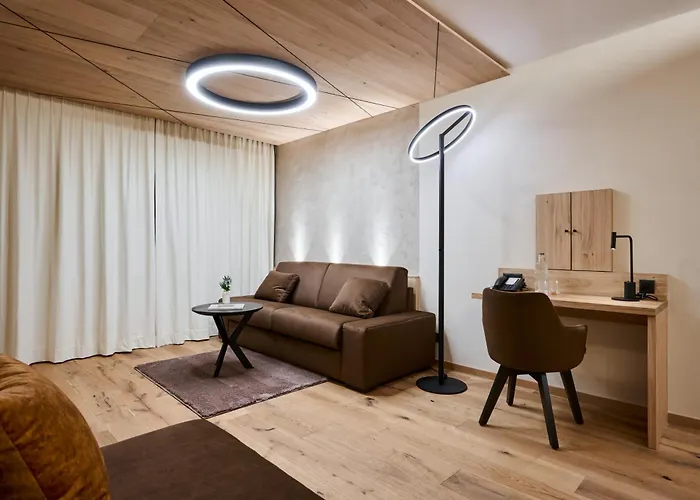 Valara Alpine Art Hotell Tux